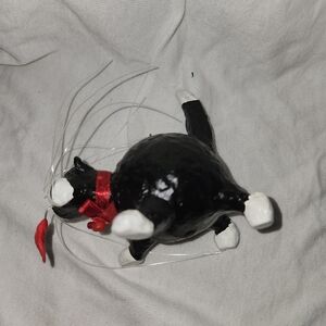 Russ fat cat with mouse